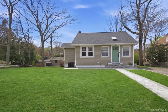 14 Sunburst Drive, Rocky Point, NY 11778