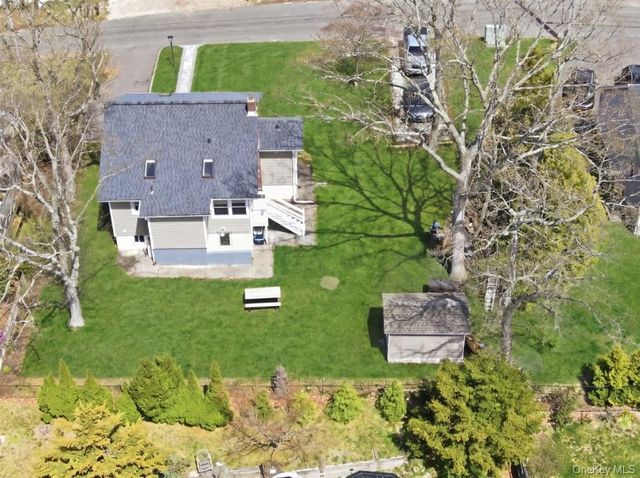 14 Sunburst Drive, Rocky Point, NY 11778