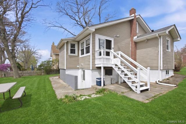 14 Sunburst Drive, Rocky Point, NY 11778