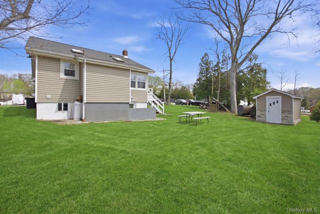 14 Sunburst Drive, Rocky Point, NY 11778