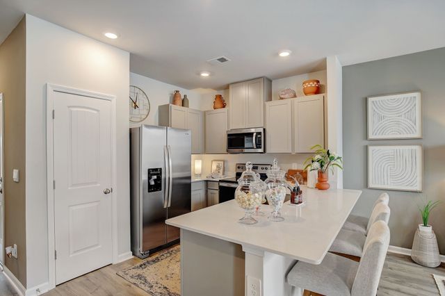 2246 Harlequin Point, Lebanon, TN 37090