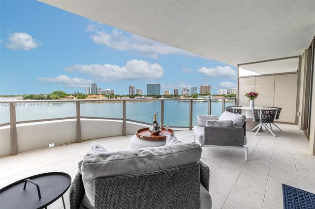 1135 103rd St 405, Bay Harbor Islands, FL 33154
