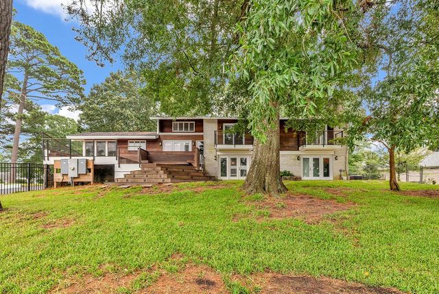115 Green Lake Dr., Myrtle Beach, SC 29572