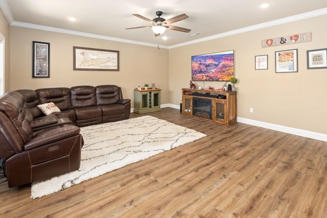 2608 Etna Dr, Chapel Hill, TN 37034