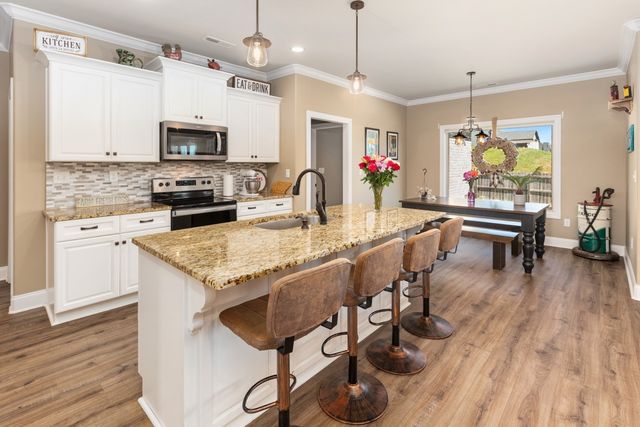 2608 Etna Dr, Chapel Hill, TN 37034