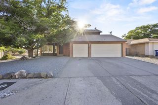 5901 CHIMAYO Drive NW, Albuquerque, NM 87120