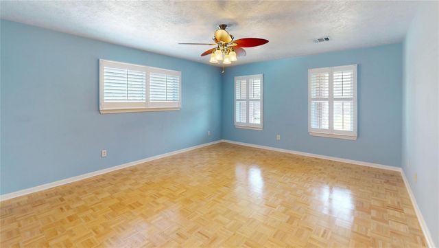 642 N Flamingo Drive, Seabrook, TX 77586