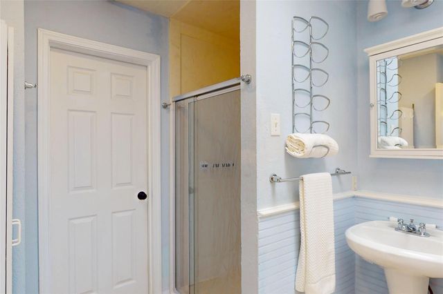 642 N Flamingo Drive, Seabrook, TX 77586