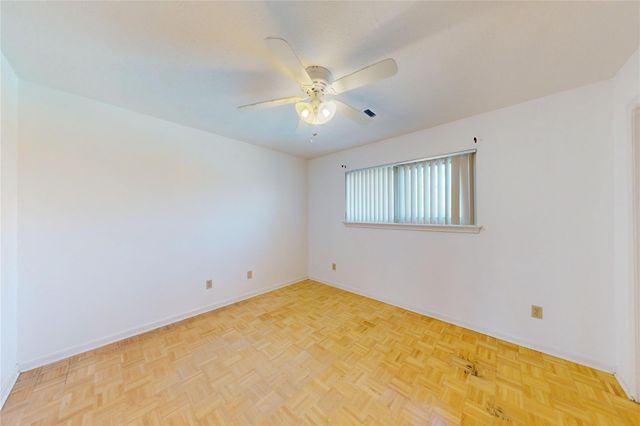 642 N Flamingo Drive, Seabrook, TX 77586