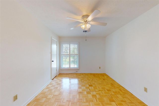 642 N Flamingo Drive, Seabrook, TX 77586