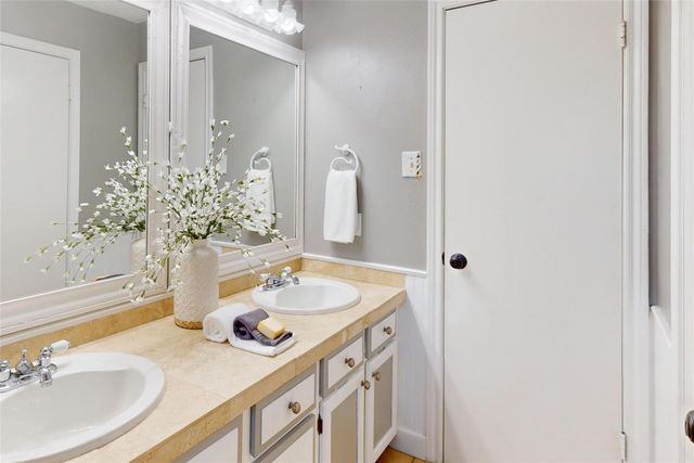 642 N Flamingo Drive, Seabrook, TX 77586