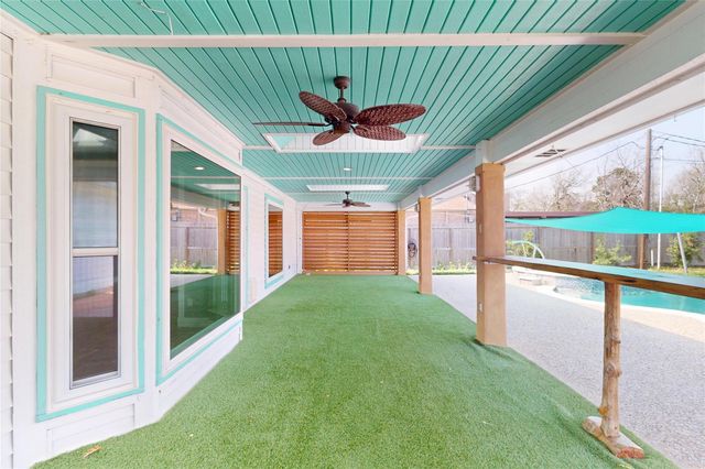 642 N Flamingo Drive, Seabrook, TX 77586