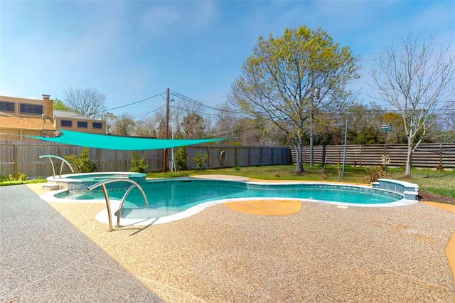 642 N Flamingo Drive, Seabrook, TX 77586