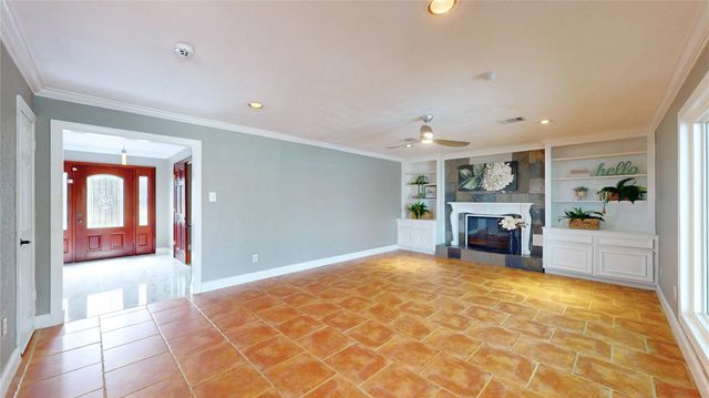 642 N Flamingo Drive, Seabrook, TX 77586