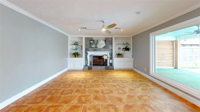 642 N Flamingo Drive, Seabrook, TX 77586