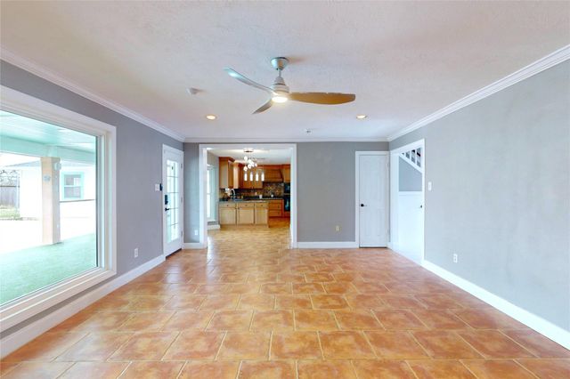 642 N Flamingo Drive, Seabrook, TX 77586