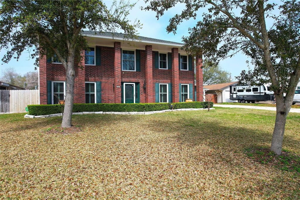 642 N Flamingo Drive, Seabrook, TX 77586