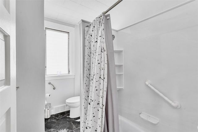 326 Mckinley Ave, Avalon, PA 15202
