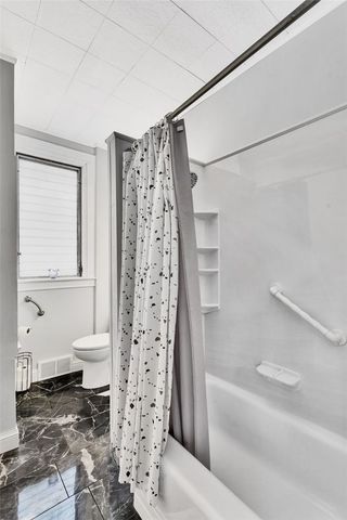 326 Mckinley Ave, Avalon, PA 15202