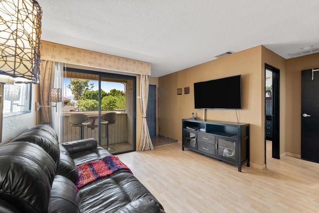 2822 N Auburn Court 208, Palm Springs, CA 92262
