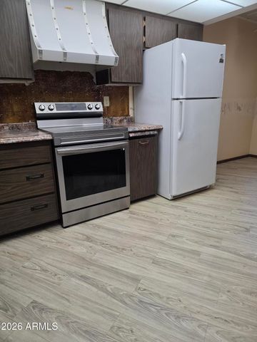 17438 N BOSWELL Boulevard, Sun City, AZ 85373