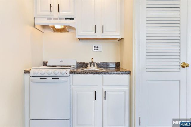601 Fairview Avenue C1, Fairview, NJ 07022