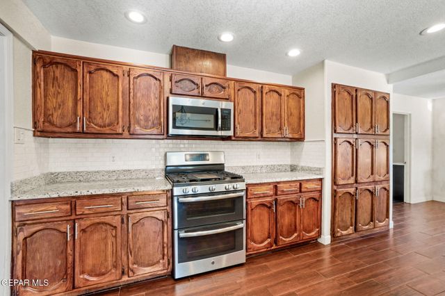 4332 LOMA DE BRISAS Drive, El Paso, TX 79934