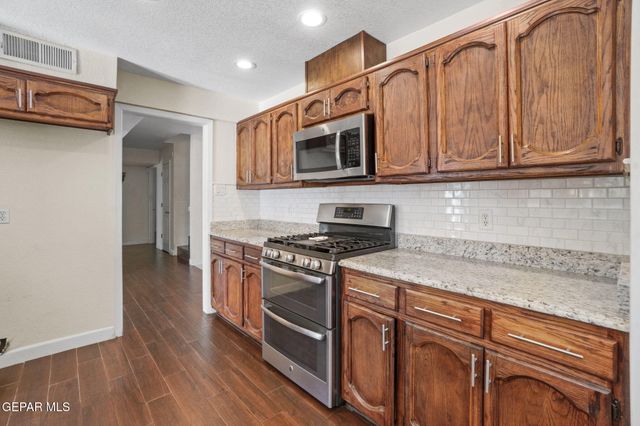 4332 LOMA DE BRISAS Drive, El Paso, TX 79934