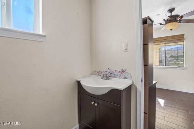 4332 LOMA DE BRISAS Drive, El Paso, TX 79934