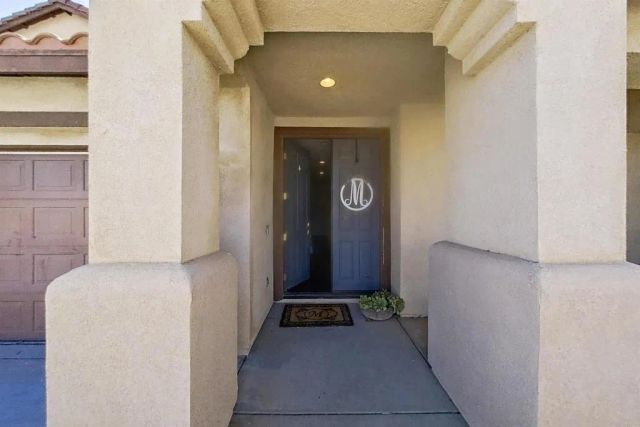 6048 Oak Fence Lane, Lancaster, CA 93536