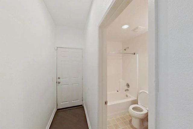 6048 Oak Fence Lane, Lancaster, CA 93536