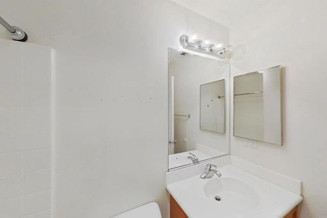 6048 Oak Fence Lane, Lancaster, CA 93536