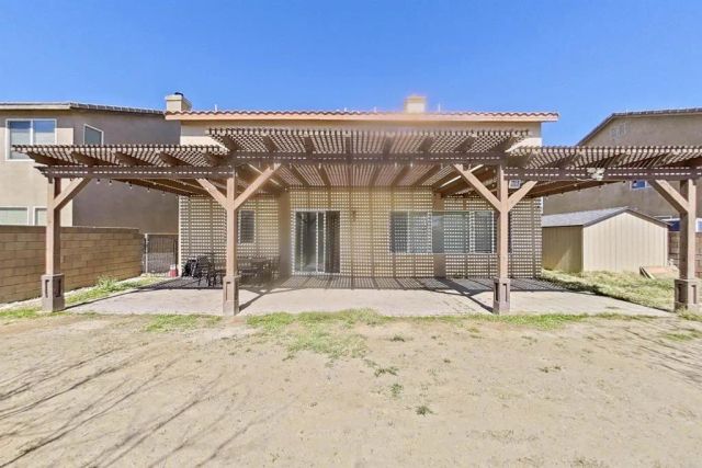 6048 Oak Fence Lane, Lancaster, CA 93536