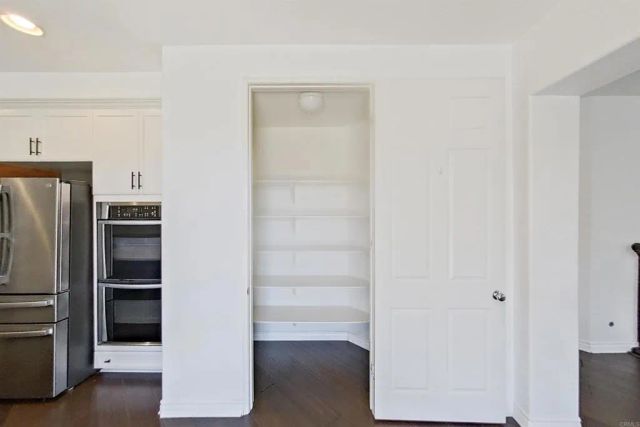 6048 Oak Fence Lane, Lancaster, CA 93536