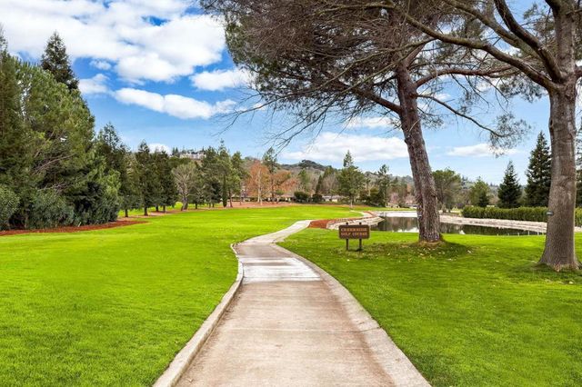 1388 Rockledge Ln 4, Walnut Creek, CA 94595