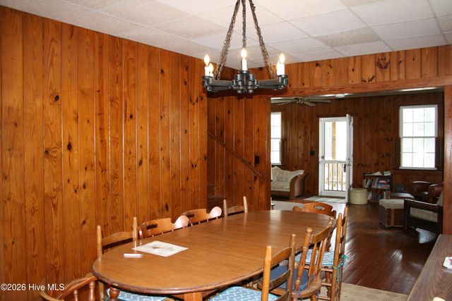 7 E Columbia Street E, Wrightsville Beach, NC 28480