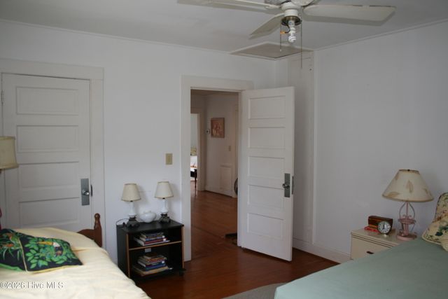 7 E Columbia Street E, Wrightsville Beach, NC 28480