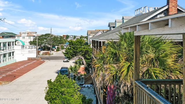 7 E Columbia Street E, Wrightsville Beach, NC 28480