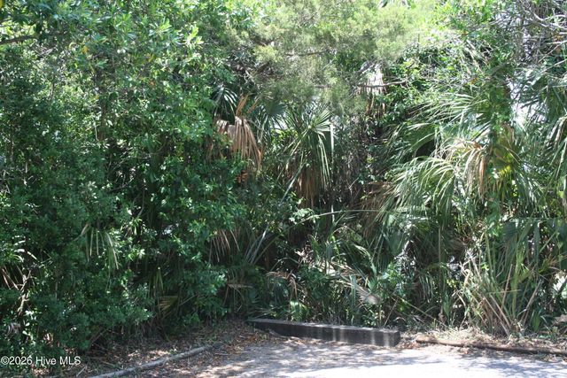 7 E Columbia Street E, Wrightsville Beach, NC 28480