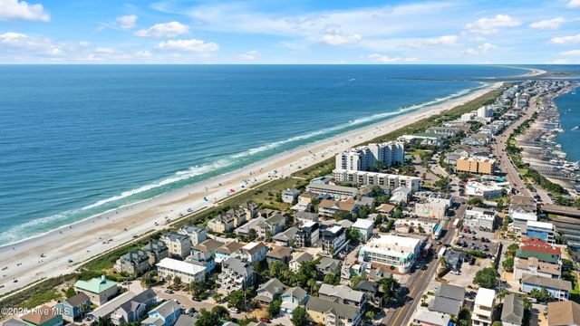 7 E Columbia Street E, Wrightsville Beach, NC 28480