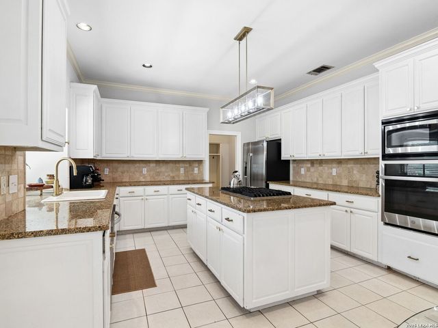 2326 Fountain Way, San Antonio, TX 78248