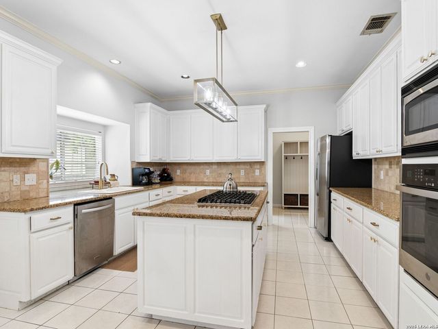 2326 Fountain Way, San Antonio, TX 78248