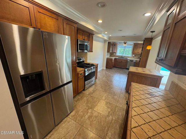 22359 Lanark Street, Canoga Park, CA 91304