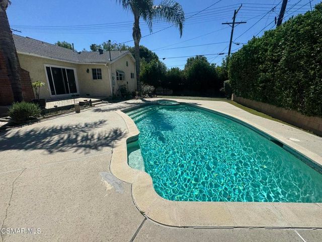 22359 Lanark Street, Canoga Park, CA 91304