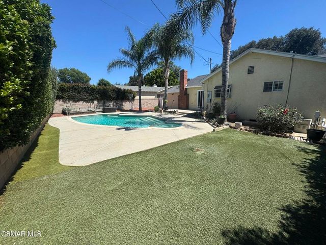 22359 Lanark Street, Canoga Park, CA 91304