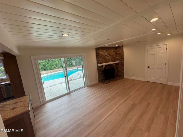 22359 Lanark Street, Canoga Park, CA 91304