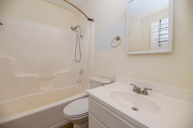 1750 W WEST WAY, Columbia, MO 65203