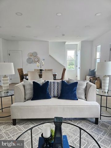 2932 YOST PL NE, Washington, DC 20018