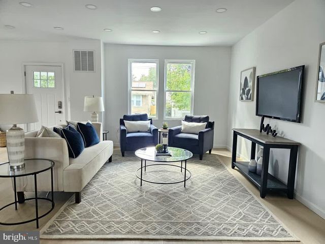 2932 YOST PL NE, Washington, DC 20018