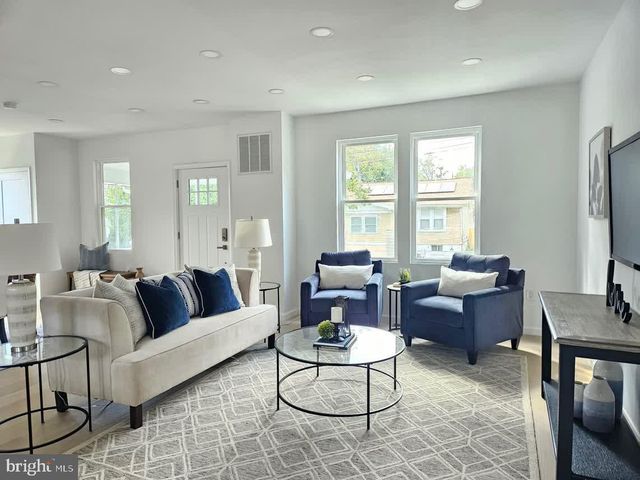 2932 YOST PL NE, Washington, DC 20018